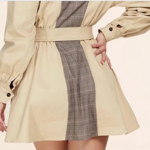 L’ATISTE Tan Plaid Belted Mini Trench Coat | Size L - Picture 2 of 10